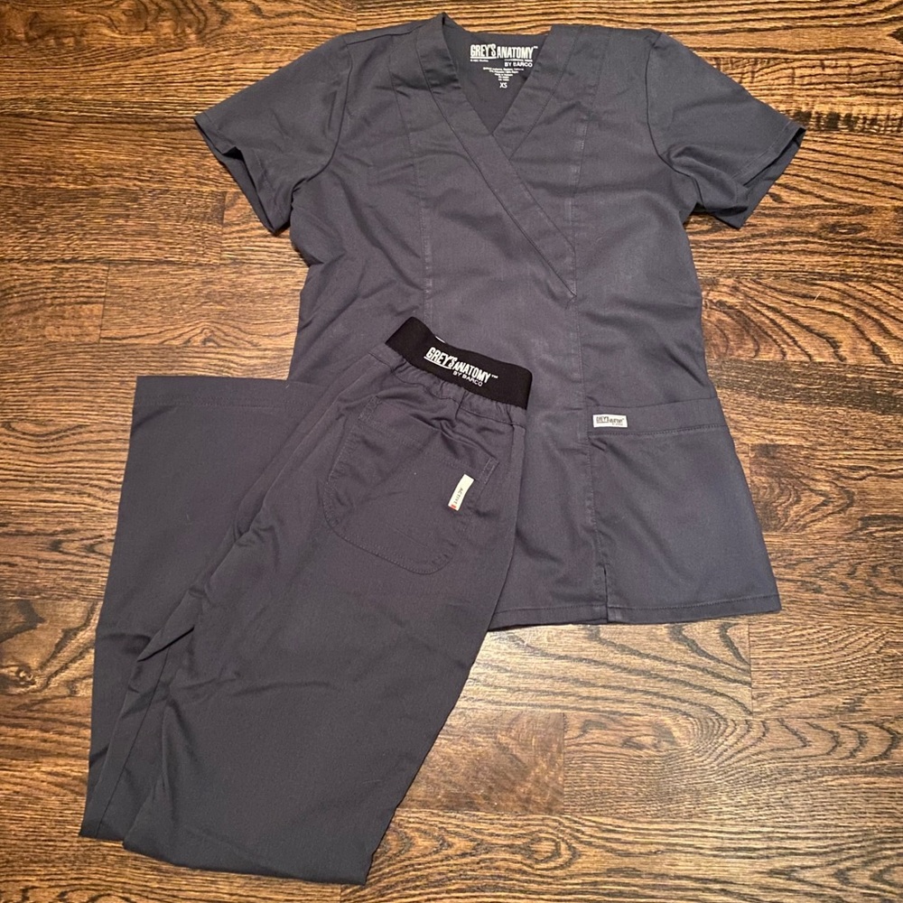Greys anatomy scrubs